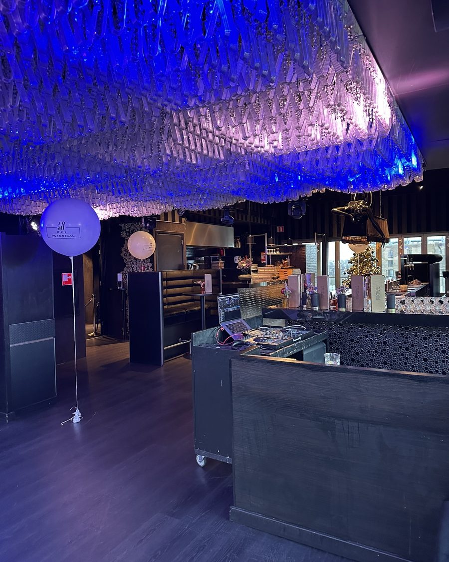 Bar setup met sfeerverlichting